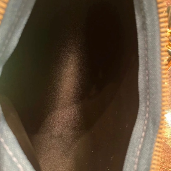 Chain Link Shoulder Bag - Picture 4 of 4